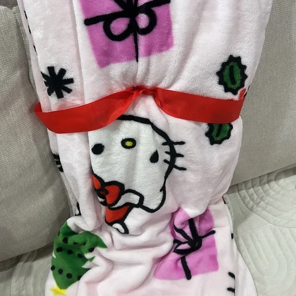 hello kitty throw - Picture 2 of 2